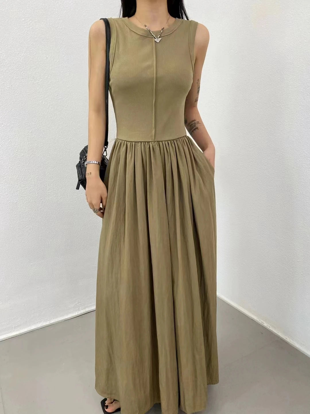 Summer Women White Casual High Waist Pleated Long Dress Lady Black Green Round Neck Sleeveless Sexy Slim Vest Dress Vestidos New