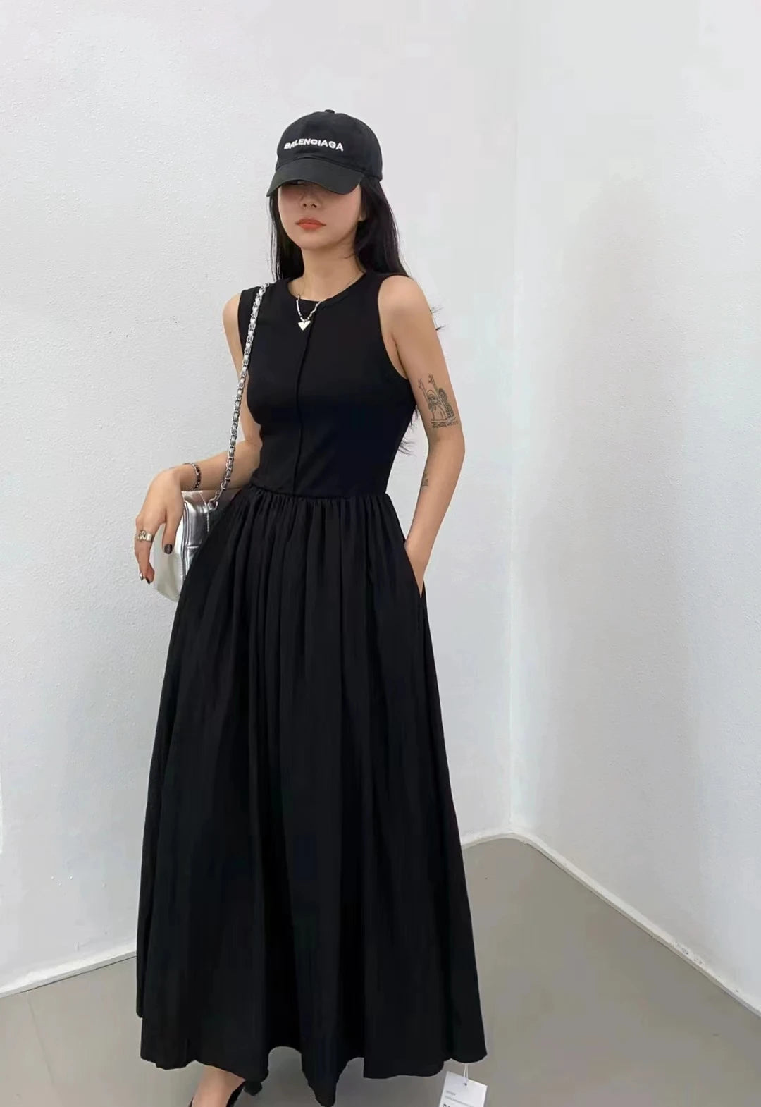 Summer Women White Casual High Waist Pleated Long Dress Lady Black Green Round Neck Sleeveless Sexy Slim Vest Dress Vestidos New