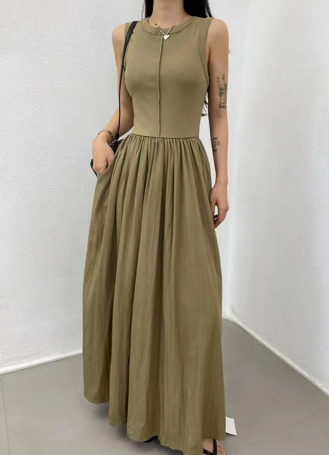 Summer Women White Casual High Waist Pleated Long Dress Lady Black Green Round Neck Sleeveless Sexy Slim Vest Dress Vestidos New