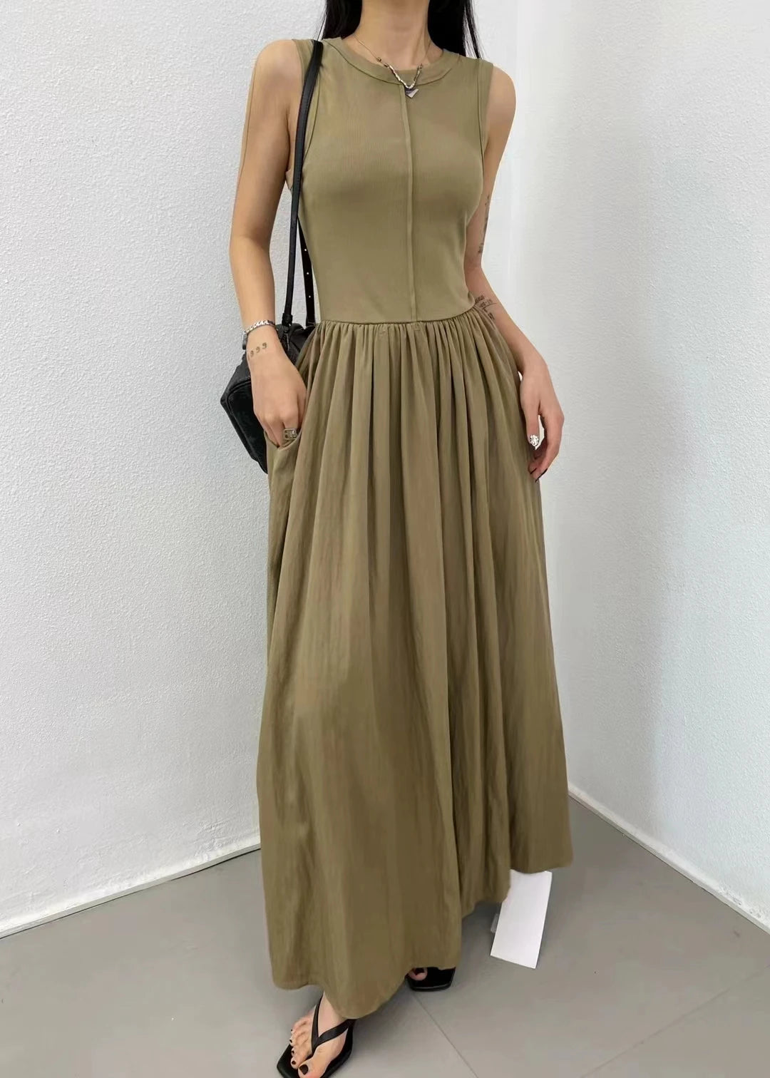 Summer Women White Casual High Waist Pleated Long Dress Lady Black Green Round Neck Sleeveless Sexy Slim Vest Dress Vestidos New